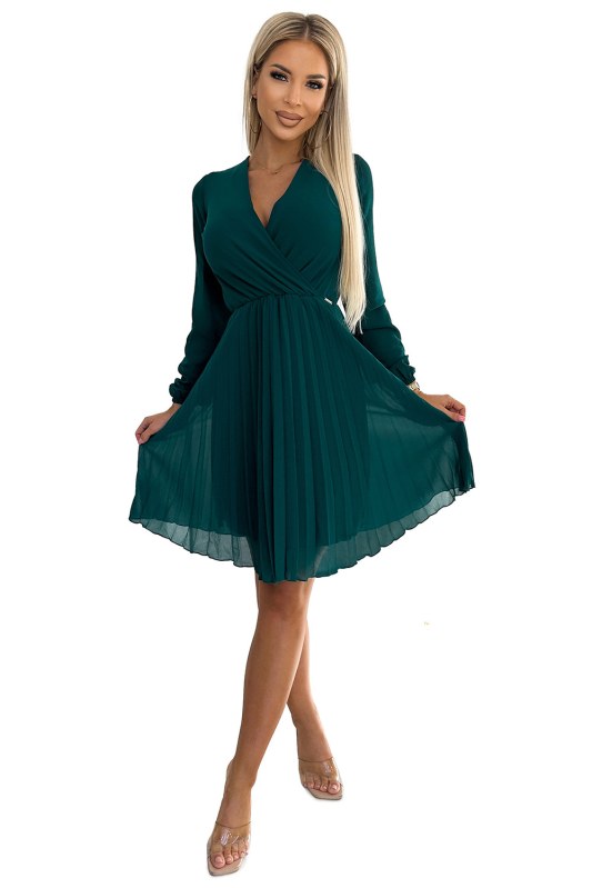 Plisované šifonové šaty s dlouhými rukávy a výstřihem Numoco ISABELLE - zelené - Dámské oblečení šaty