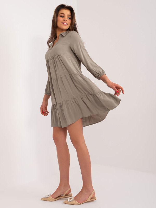Khaki šaty s volánky a límečkem SUBLEVEL - Dámské oblečení šaty
