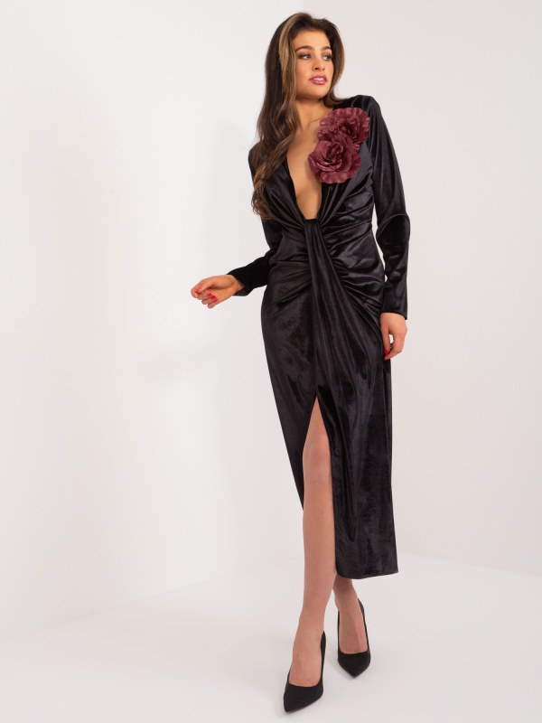 Černé sametové večerní šaty s rozparkem - Dámské oblečení šaty