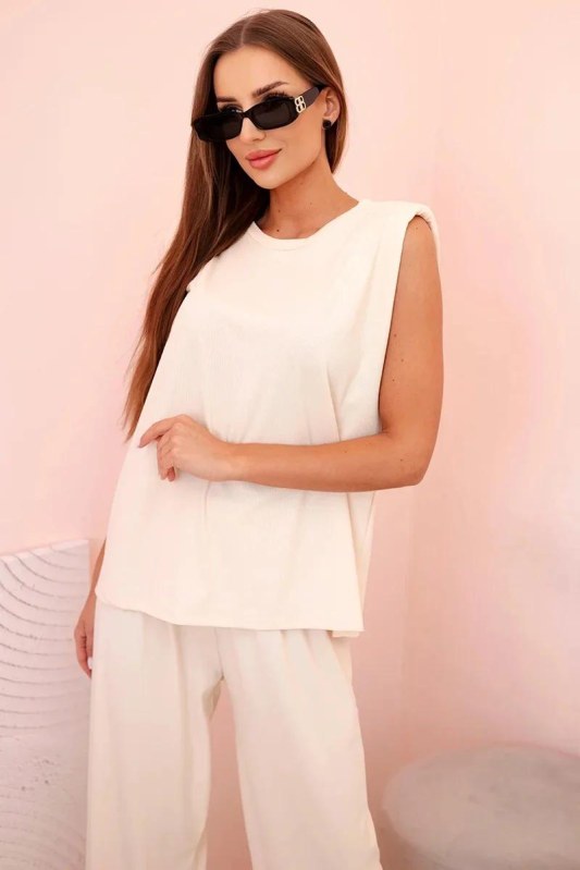 Dámský komplet z&nbsp;viskózy bez rukávů a&nbsp;rovnými kalhotami světlý béžový - Dámské oblečení soupravy a&nbsp;sady