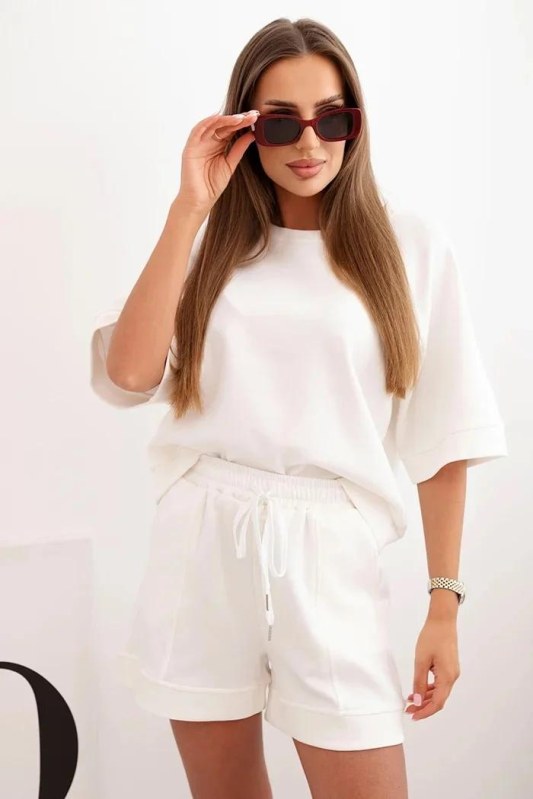 Dámská máslová souprava s&nbsp;halenkou s&nbsp;krátkým rukávem a&nbsp;šortkami s&nbsp;gumičkou ecru - Dámské oblečení soupravy a&nbsp;sady