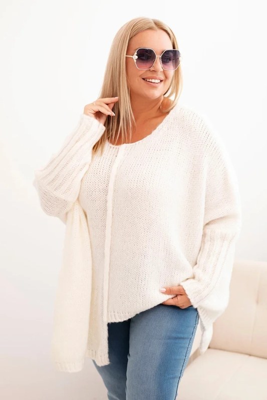 Dámský svetr Plus Size z&nbsp;akrylu s&nbsp;volným střihem a&nbsp;rukávem 3/4 ecru - Dámské oblečení svetry