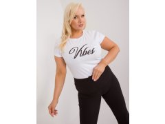 Bílé dámské triko plus size s nápisem a aplikací