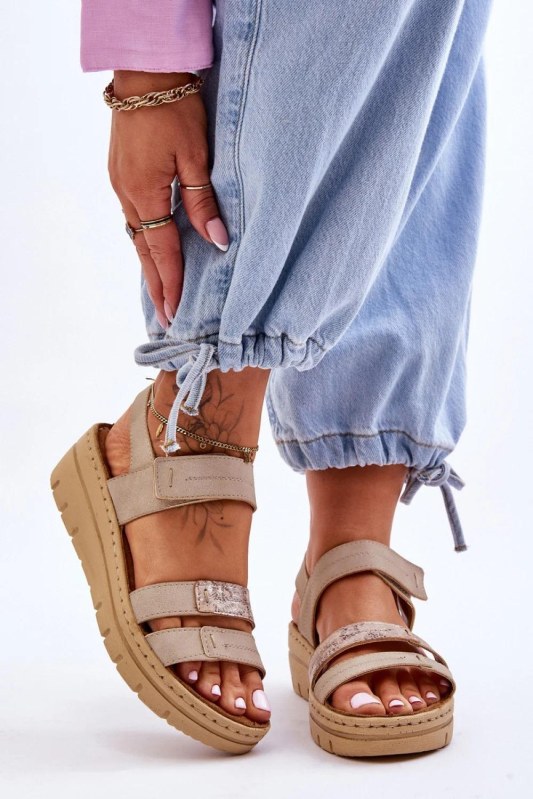 Boty na klínku model 181422 step in style