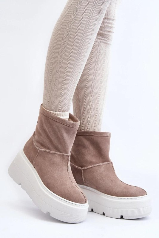 Boty na klínovém podpatku model 191190 step in style