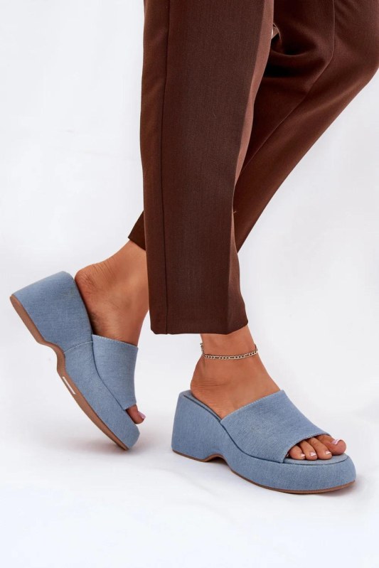 Boty na klínku na platformě model 210171 step in style
