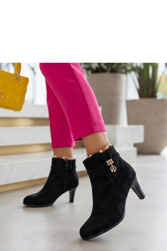 Dámské boty na podpatku na zip model 231704 Solea