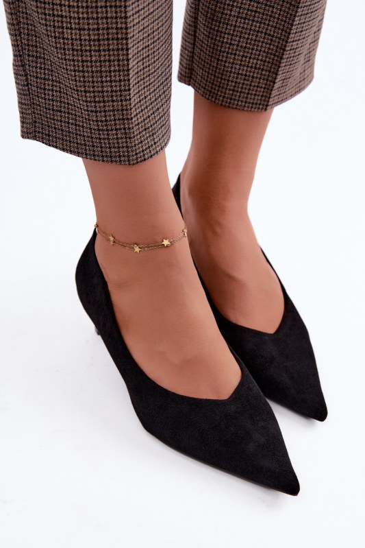 Černé lodičky s špičatou špičkou