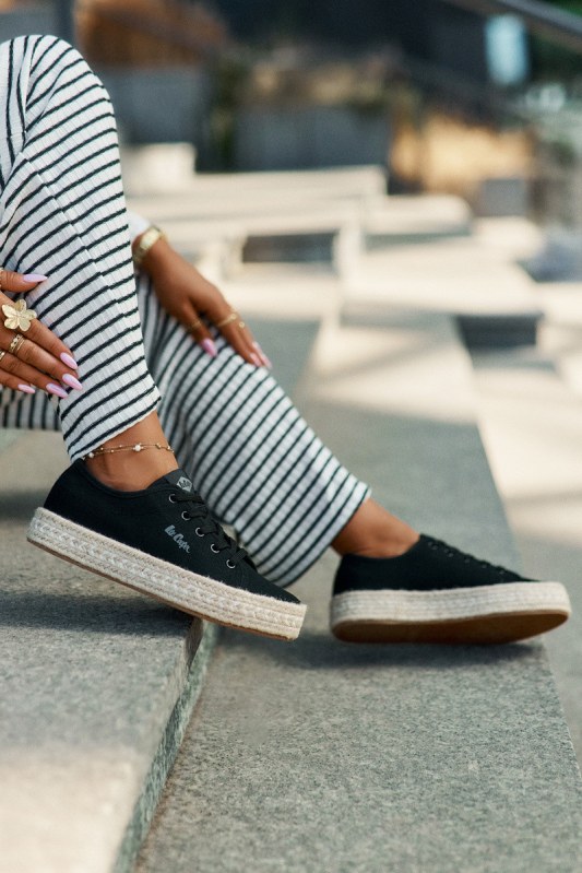 Dámské tenisky s pletením lee cooper lcw-25-44-3216 Černé