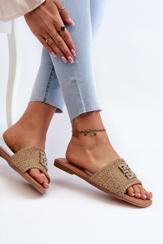 Ploché dámské žabky s&nbsp;pletením a&nbsp;ozdobou beige Omenna - Dámské boty Ženyžabky