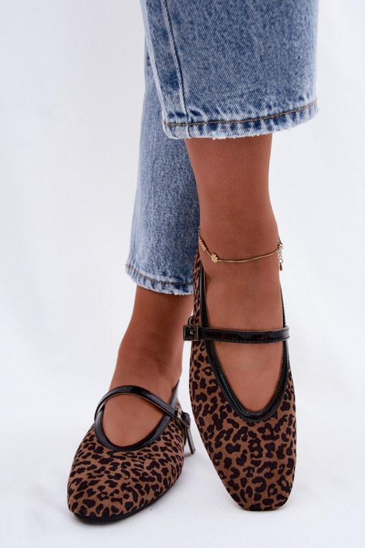 Baleríny s&nbsp;páskem imitace semiše leopard Camoria - Dámské boty baleríny