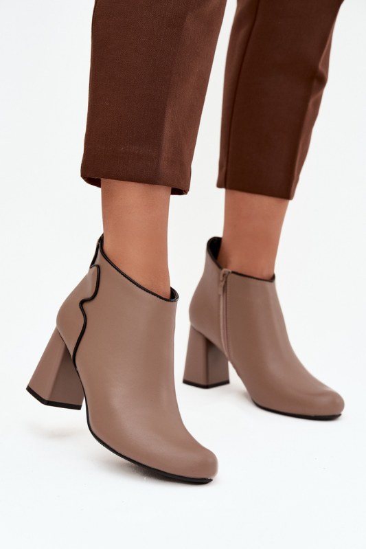 Kožené zateplené kotníkové boty na jehlový podpatek béžové Ivessara
