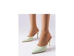 Klapky na podpatku model 207900 Solea