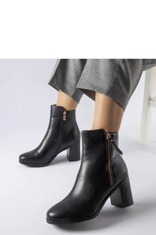 Dámské boty na podpatku model 205097 Solea