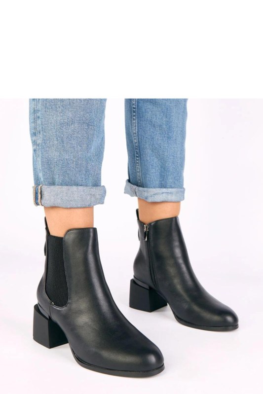 Dámské boty na podpatku na zip model 221631 Solea