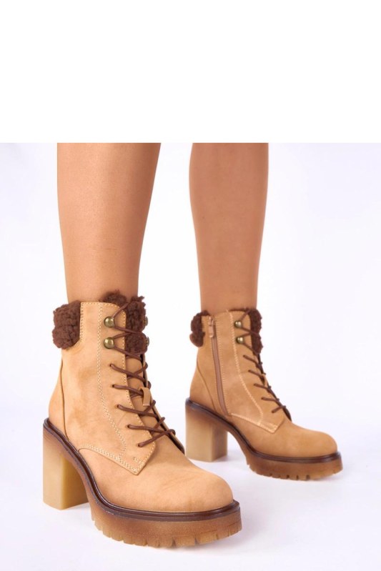 Dámské boty na podpatku model 222346 Solea
