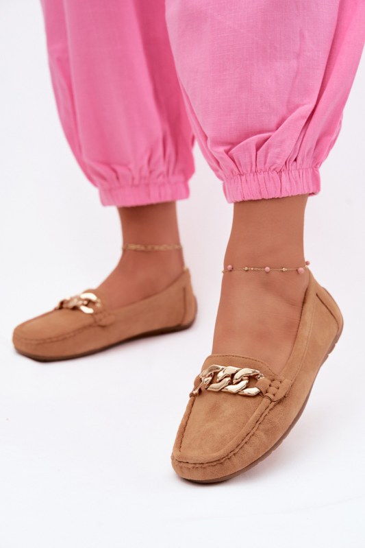 Dámské mokasíny se zlatým řetízkem a imitací semiše camel Amaretto
