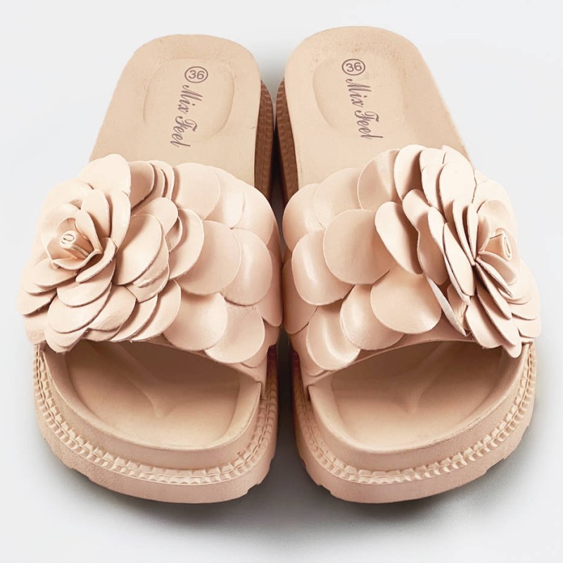 Béžové dámské pantofle s květinou (CM-41) - Dámské boty nazouváky
