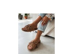 Nazouváky na platformě model 229767 Solea