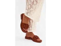 Dámské nazouváky na ploché podrážce s přezkou camel Melivra