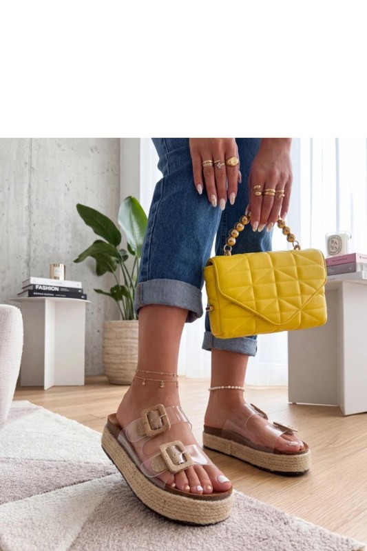 Nazouváky na platformě model 226571 Solea