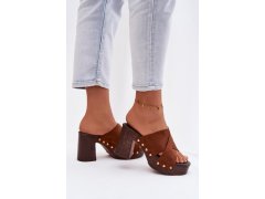 Dámské sandály na podpatku se zlatými přezkami camel Nerelle