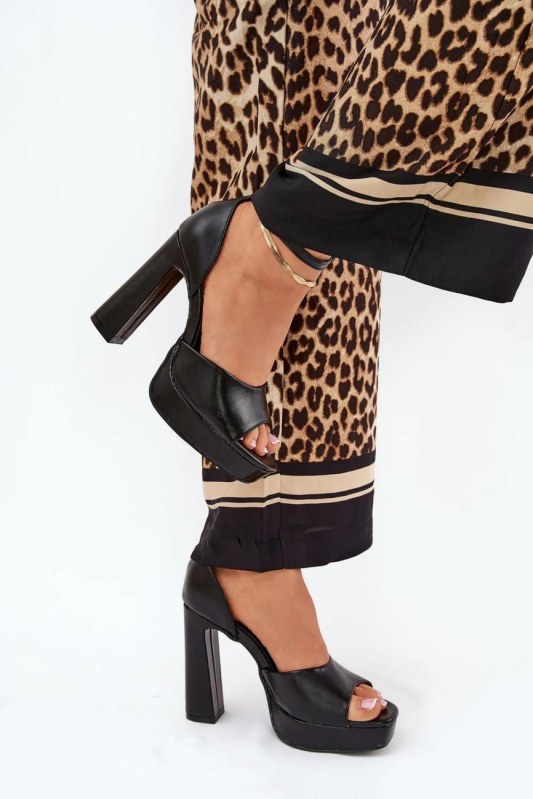 Sandály na podpatku model 209893 step in style
