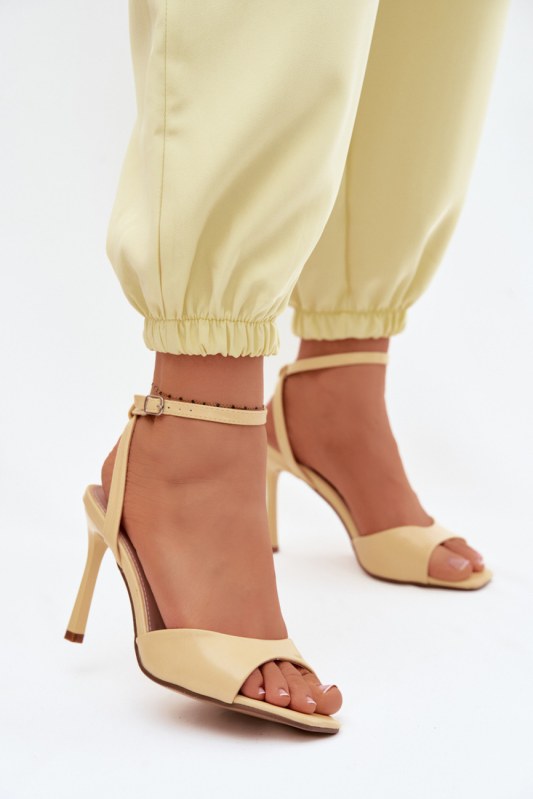 Sandály na podpatku model 227435 step in style