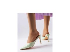 Klapky na podpatku model 207900 Solea 1