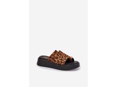 Dámské sandály na platformě a nízkém klínku s ozdobným detailem imitace leopardí kůže hnědé Saqesse 3