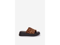 Dámské sandály na platformě a nízkém klínku s ozdobným detailem imitace leopardí kůže hnědé Saqesse 7