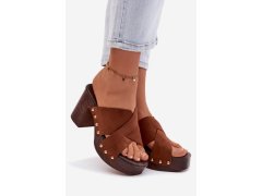 Dámské sandály na podpatku se zlatými přezkami camel Nerelle 2