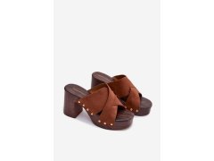 Dámské sandály na podpatku se zlatými přezkami camel Nerelle 3