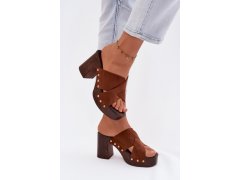Dámské sandály na podpatku se zlatými přezkami camel Nerelle 5
