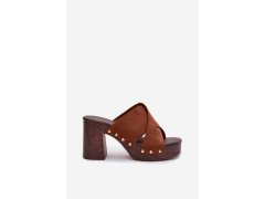 Dámské sandály na podpatku se zlatými přezkami camel Nerelle 8