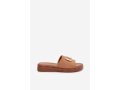 Dámské pantofle s zlatým detailem camel Elmera 7
