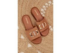 Dámské pantofle s zlatým detailem camel Elmera 8