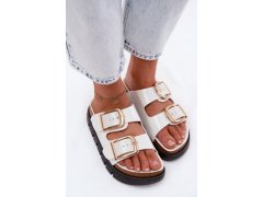 Lakované dámské pantofle ploché se zlatými sponami lee cooper lcw-26-35-4460l bílé 4