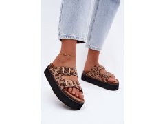 Lakované dámské pantofle na platformě se zlatými klipsy lee cooper lcw-26-35-4459l Černé 1