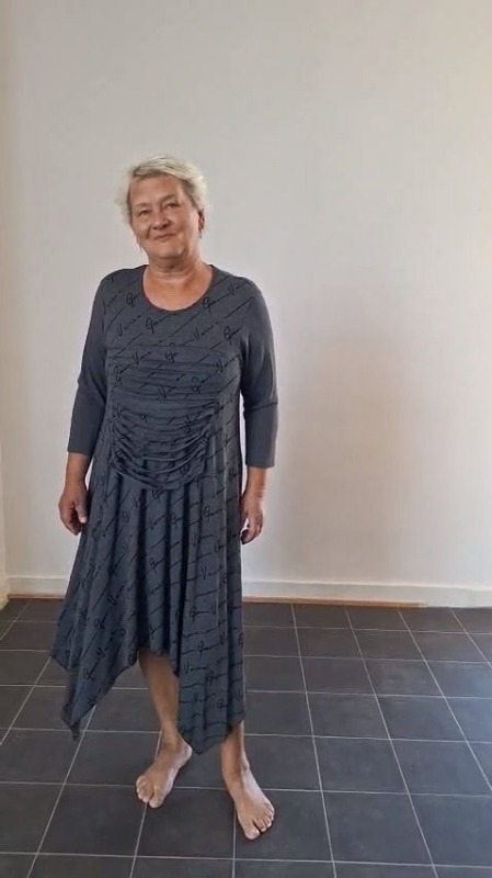 Asymetrické Bomba šaty - Oděvy Dámské šaty