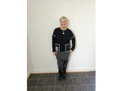 Mikina S výšivkou černá