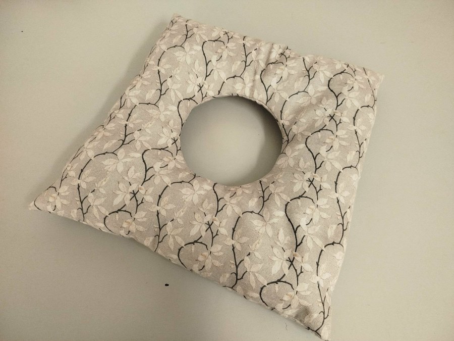 Polštář Na hemeroidy - něha - Rehabilitační pomůcky Polštář na hemeroidy