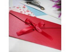 Dárková obálka se stuhou - červená 5