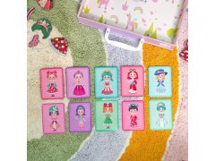 Dětská magnetická hra v&nbsp;kufříku oblékání panenek 2