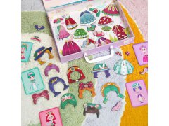 Dětská magnetická hra v&nbsp;kufříku oblékání panenek 8