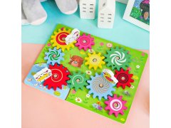 Dřevěná hračka s&nbsp;ozubenými kolečky se zvířátky