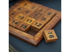 Dřevěný posuvný hlavolam s&nbsp;čísly 2
