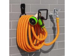 Nástěnný držák na zahradní hadici