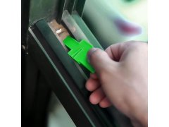 Pomůcka pro čištění rámů/drážek oken 3