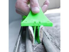 Pomůcka pro čištění rámů/drážek oken 7